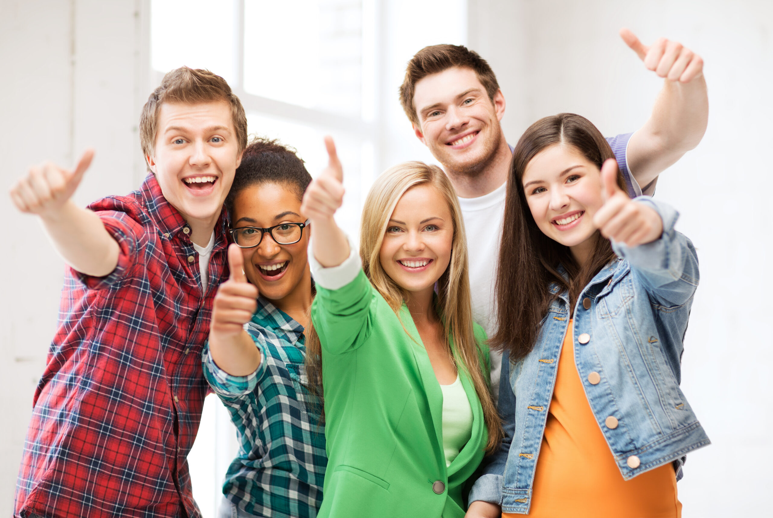 students showing thumbs up at school Sollicitatietraining